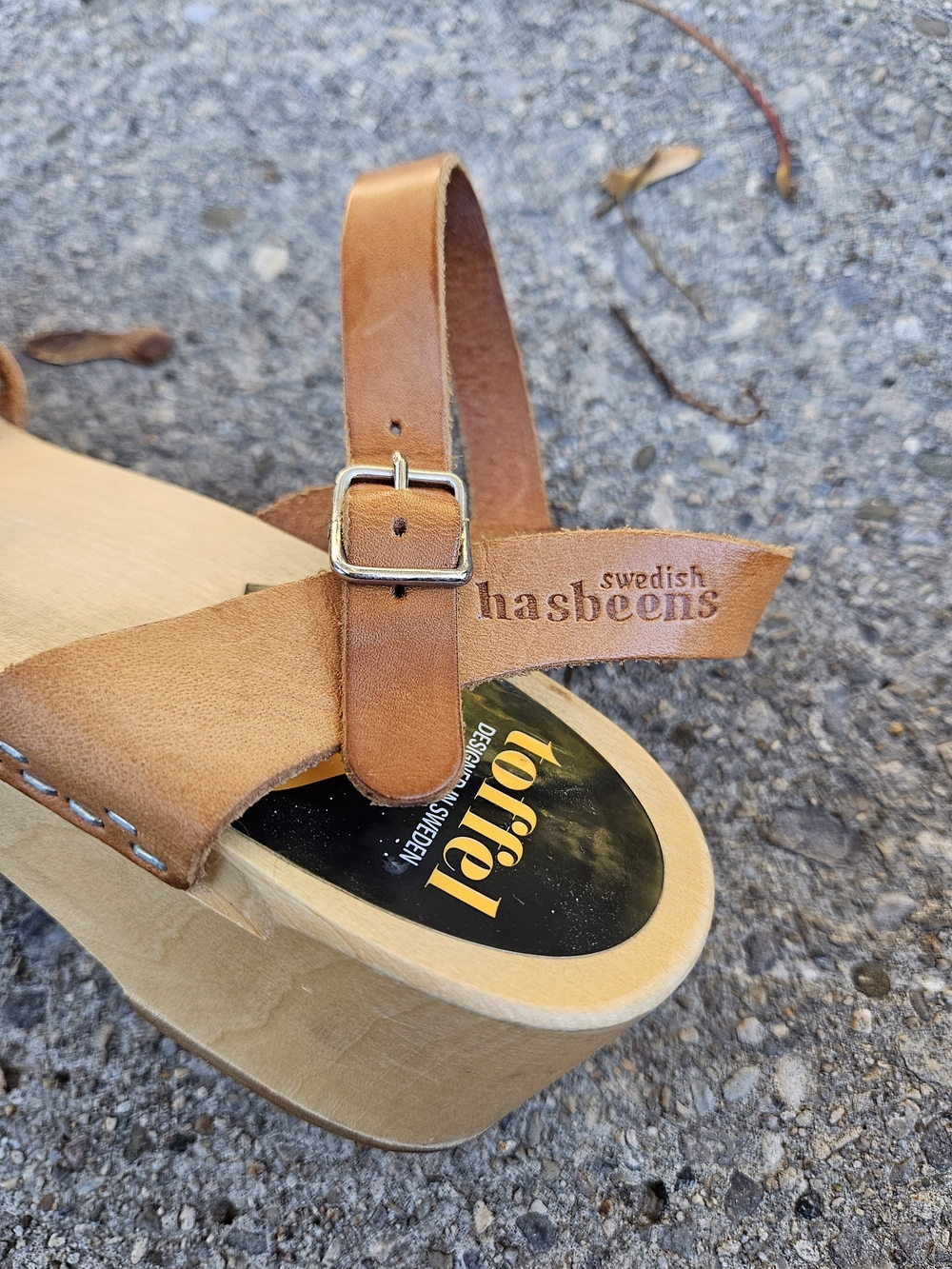 Toffel Swedish Hasbeens Tan Woven Leather Clog Sandals - Picture 11 of 12